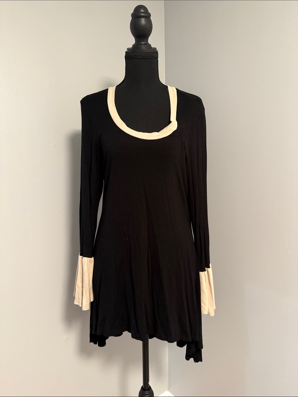 Women's Black Long-Sleeve Tunic with Cream Trim